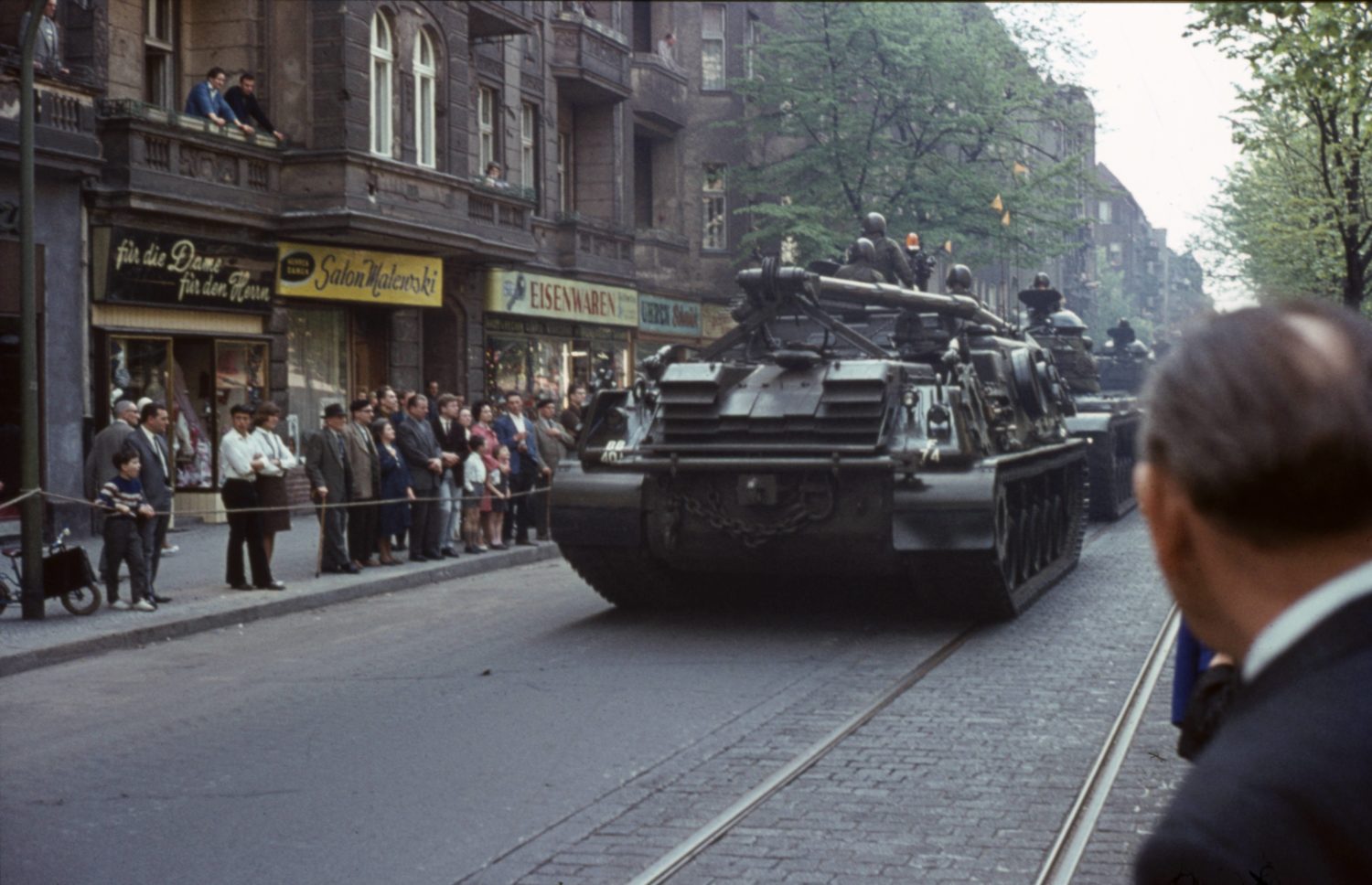 Militärparade am Tag der Alliierten, 1964. Foto: Imago/Serienlicht