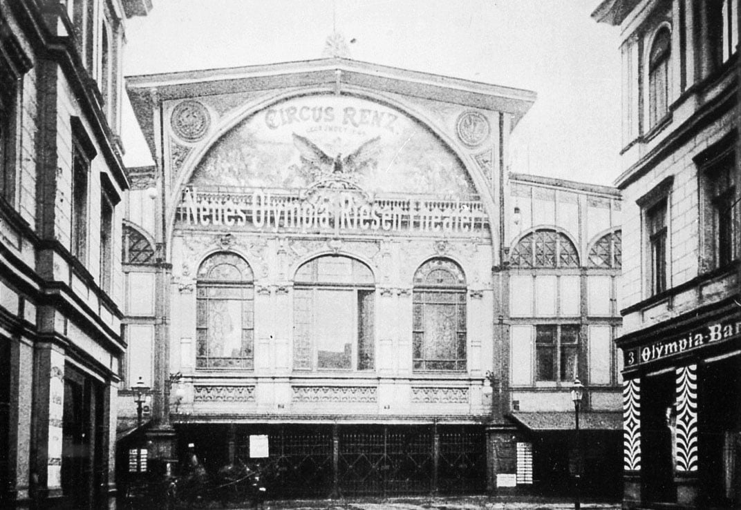Katastrophen in Berlin: Der Zirkus Renz residierte in den 1880er-Jahren im Neuen Olympia Riesen-Theater, der Brand ereignete sich bereits 1853. Foto: Gemeinfrei