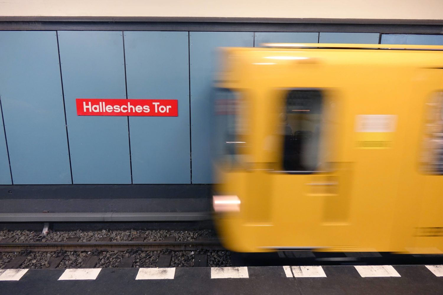 Die AGB ist nicht weit oder man steigt um in die U1, am U-Bahnhof Hallesches Tor. Foto: Imago/Steinach