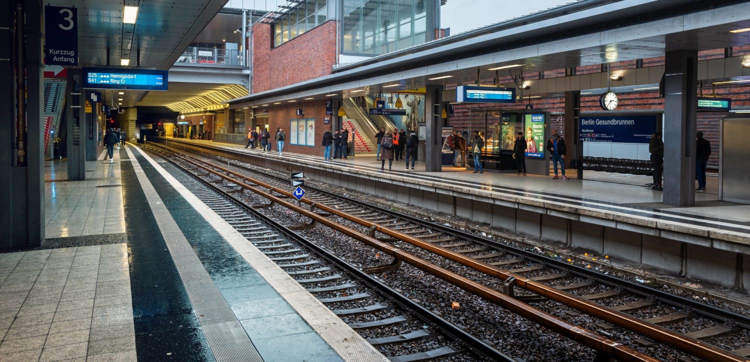 Bisschen unscheinbar, aber praktisch: Der Bahnhof Gesundbrunnen ist das Nordkreuz im Berliner Nahverkehr. Foto: Imago/Chromorange