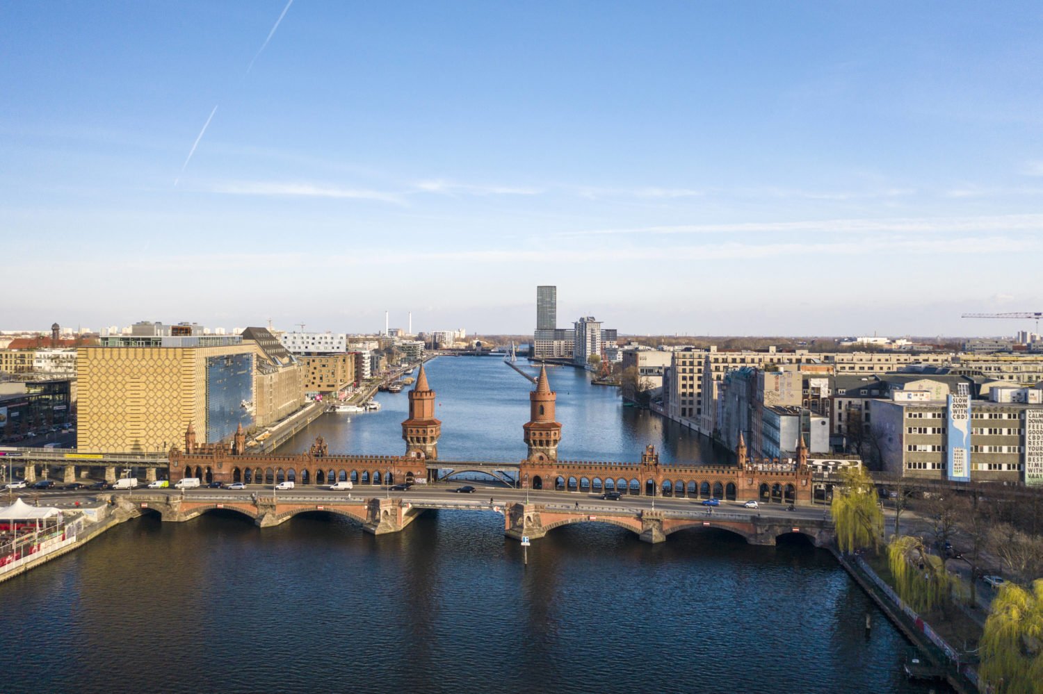 Blick auf die Spree über die Oberbaumbrücke in Richtung Mitte. Foto: Imago/Westend61