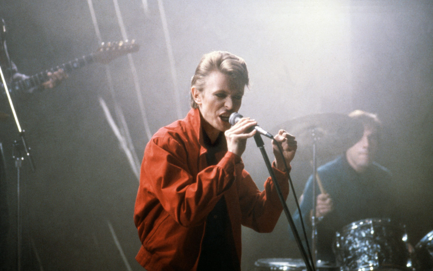 David Bowie bei einem Konzert in Berlin, 1981. Foto: Imago/Prod.DB