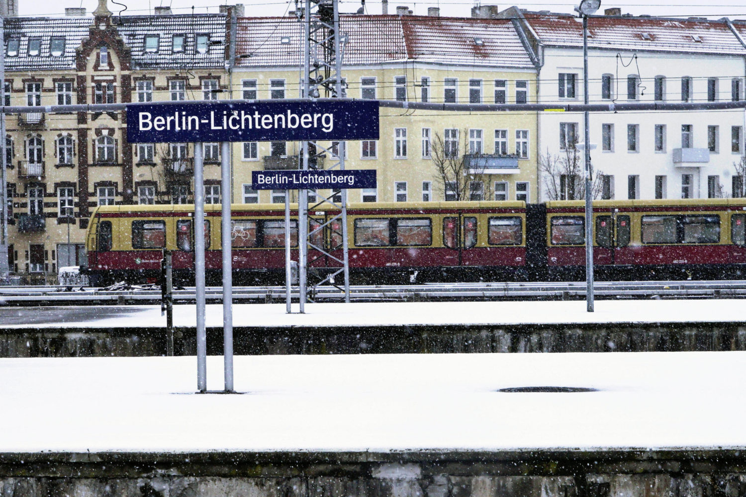 Berlin im Schnee 2021: Bahnhof Lichtenberg 