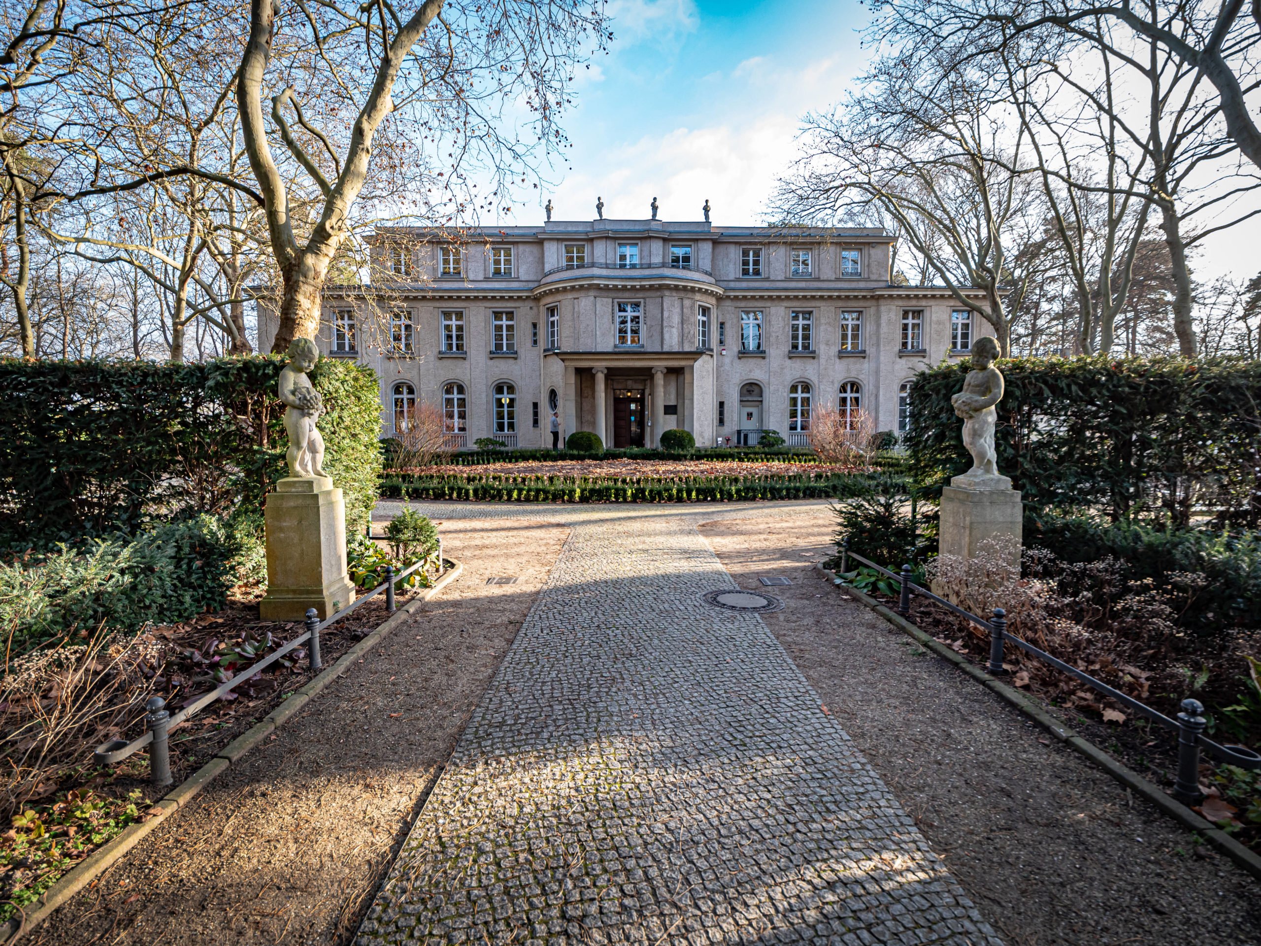 Im Haus der Wannseekonferenz wurde der systematische Massenmord an den Juden beschlossen, heute ist in dem Gebäude eine Gedenk- und Bildungsstätte untergebracht. Foto: Imago/Jürgen Ritter