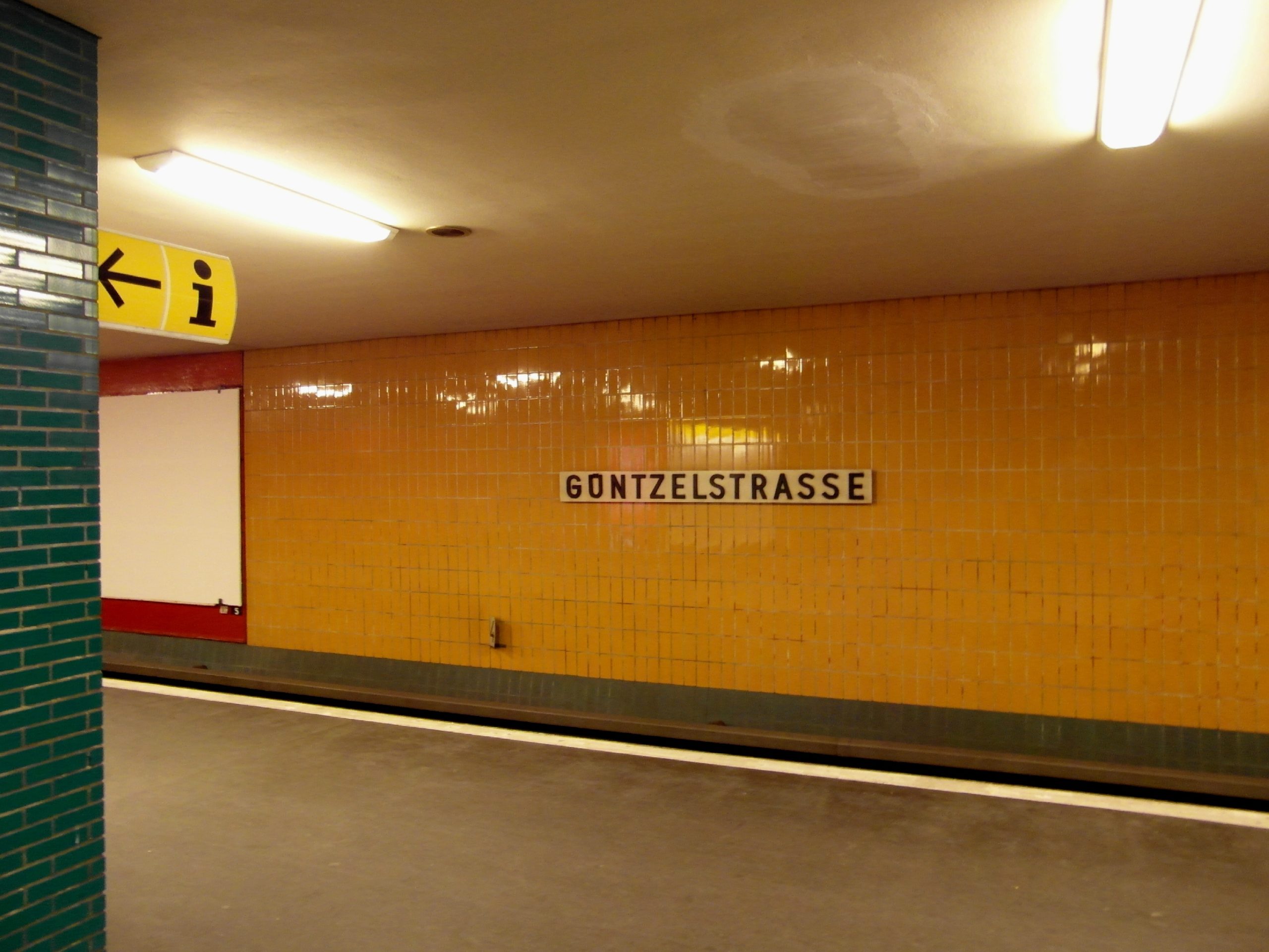 Die U9 verläuft unterhalb der Bundesallee. Hier steigt ihr aus für Spaziergänge an die schönen Plätze in Wilmersdorf. Foto: IngolfBLN/Wikimedia/CC BY-SA 2.0