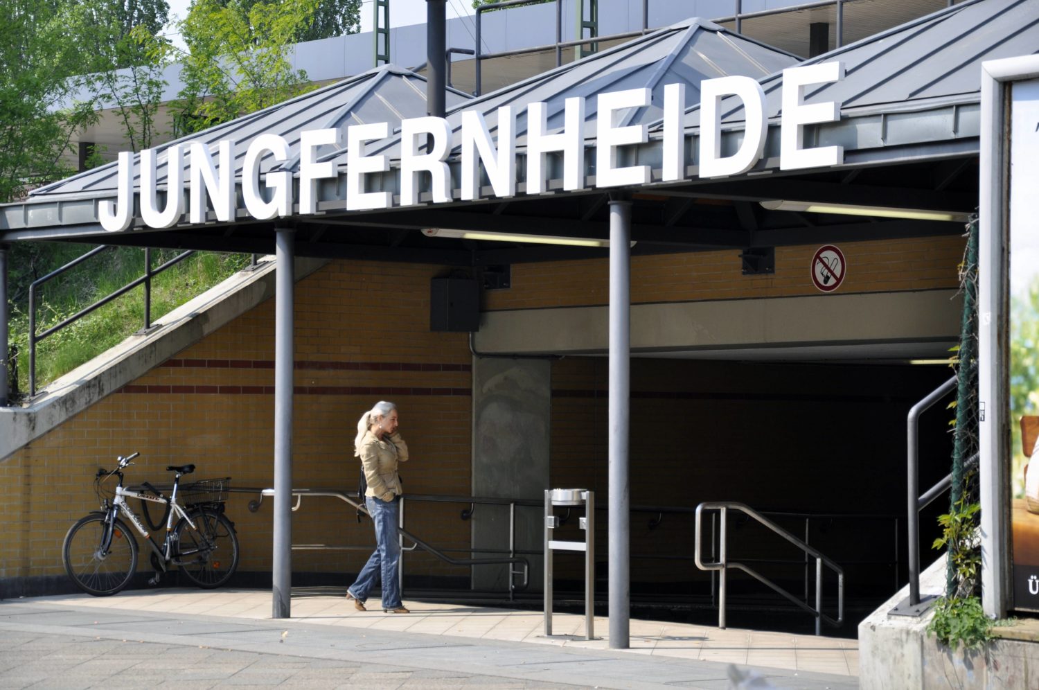 Eingang zum Bahnhof Jungfernheide im Nordwesten des Rings. Foto: Imago/Steinach