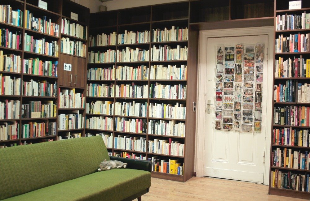 Einer der schönsten Buchläden in Neukölln: Pequod mit internationaler Auswahl. Foto: Pequod