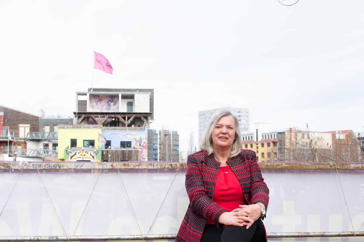 Die Sexarbeiterin Stephanie Klee besucht Senioren in Berliner Altenheimen. Foto: Liam Hayes