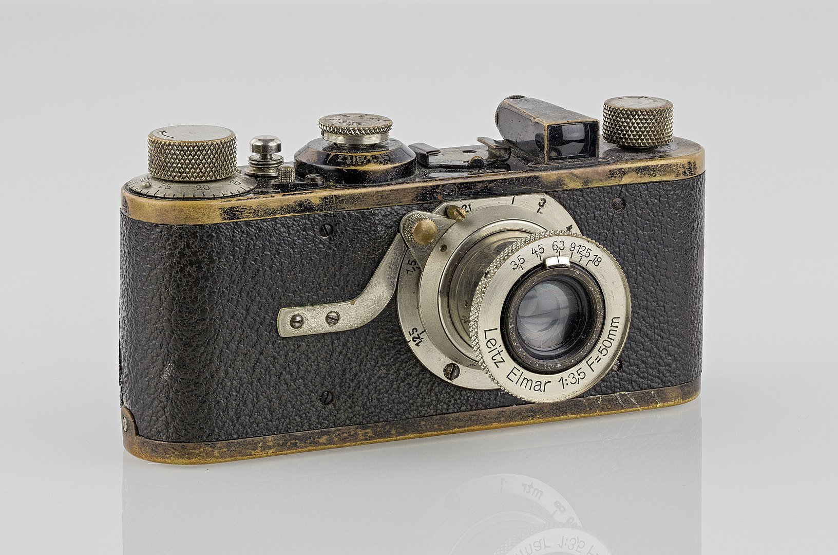 Erfindungen aus Brandenburg: Die Leica Modell Ia (1927), die erste von Oskar Barnack entwickelte 35-mm-Kleinbildkamera. Foto: Kameraprojekt Graz 2015/Wikimedia Commons/CC BY SA 4.0