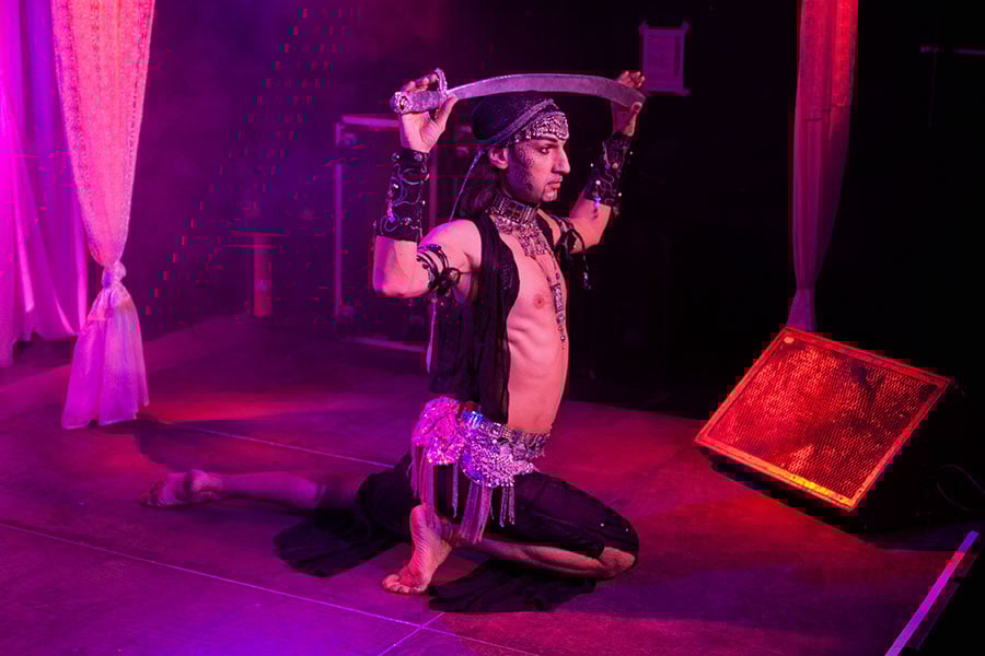 Performance von Cihangir Gümüştürkmen