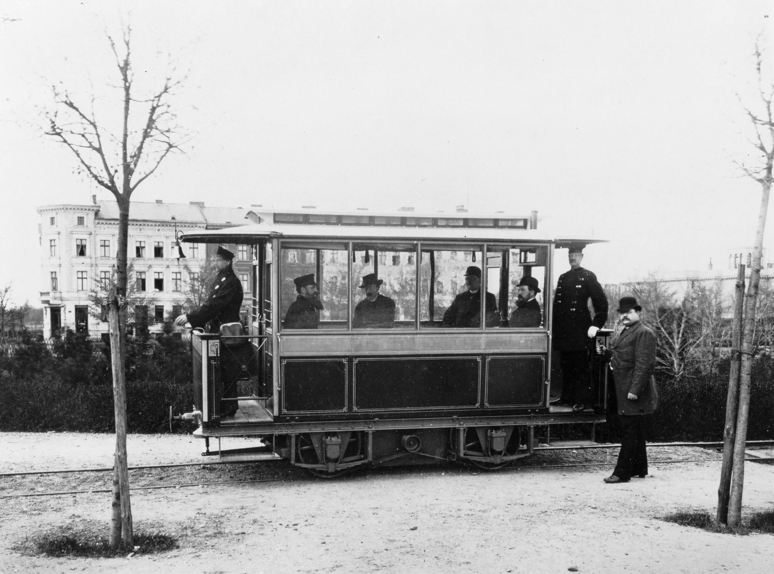 Erste elektrische Straßenbahn-Linie in Berlin, Mai 1881. Foto: Imago/Teutopress