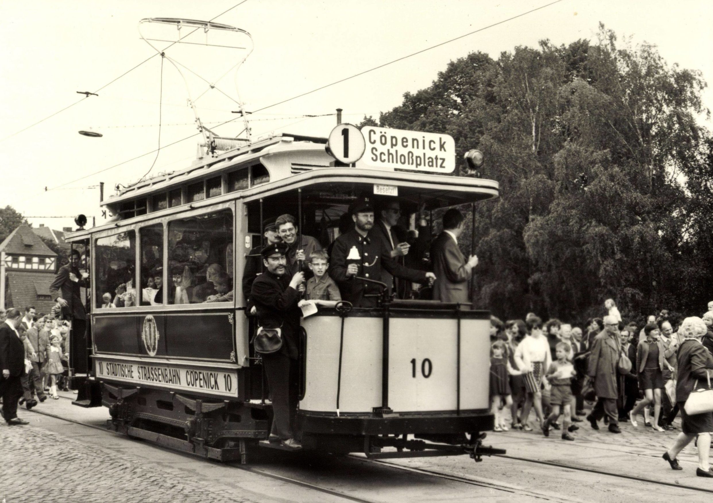 Straßenbahn in Berlin: Die Tram fährt bis nach Köpenick, frühe 1930er-Jahre. Foto: Imago/Arkivi