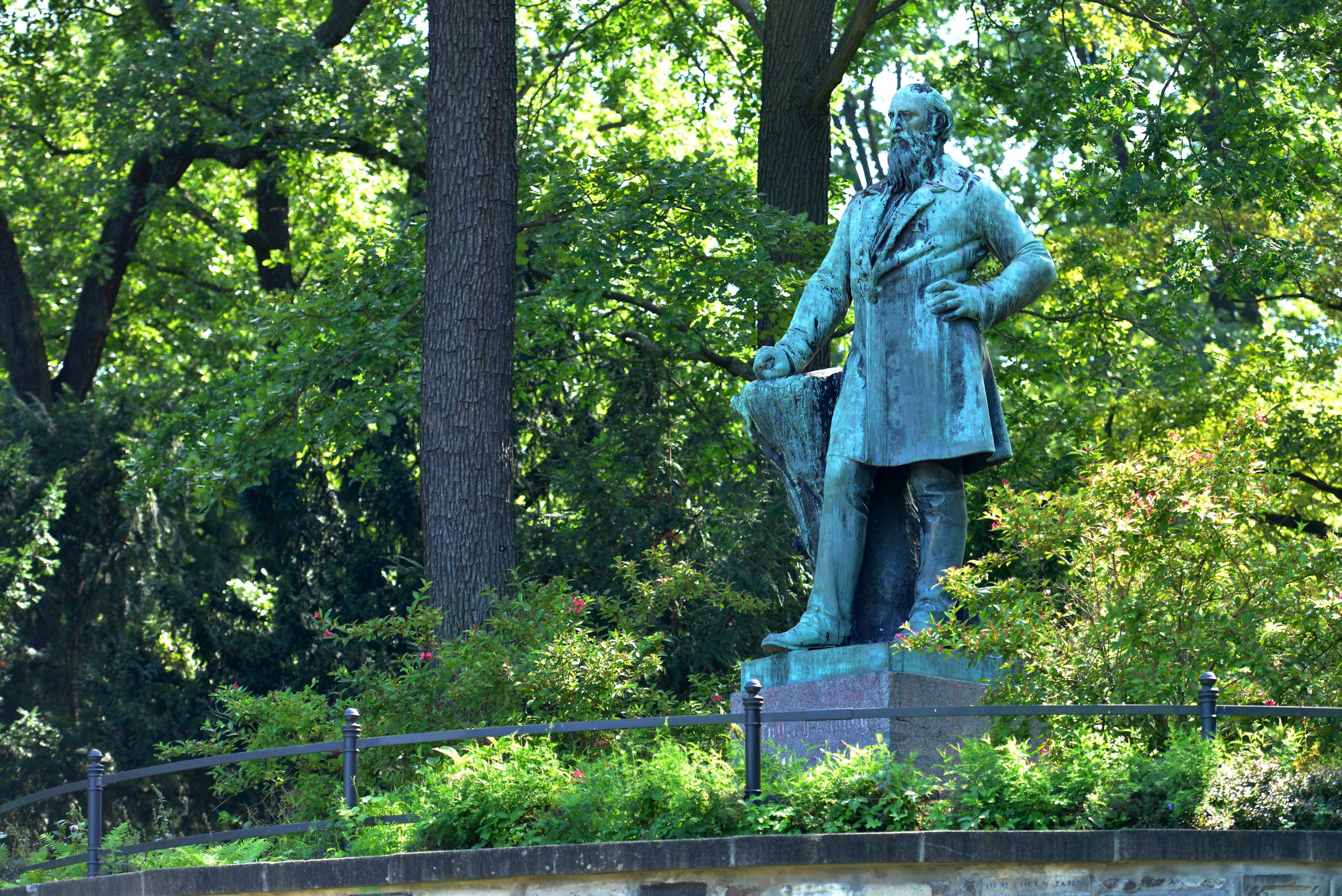 Friedrich Ludwig Jahn, bekannt als "Turnvater", hat in der Neuköllner Hasenheide ganz schön was losgetreten. Foto: Imago/Schöning