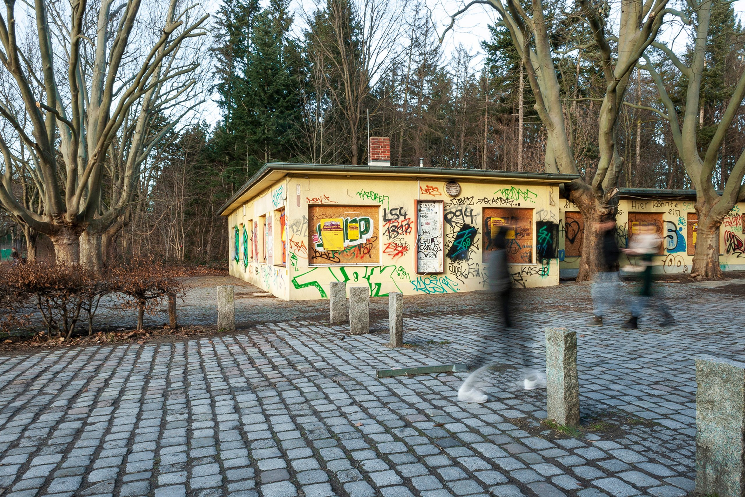 Daraus lässt sich doch was machen: Eine Initiative will das Parkcafé Rehberge aus dem Dornröschenschlaf wecken. Foto: Initiative Parkcafé Rehberge