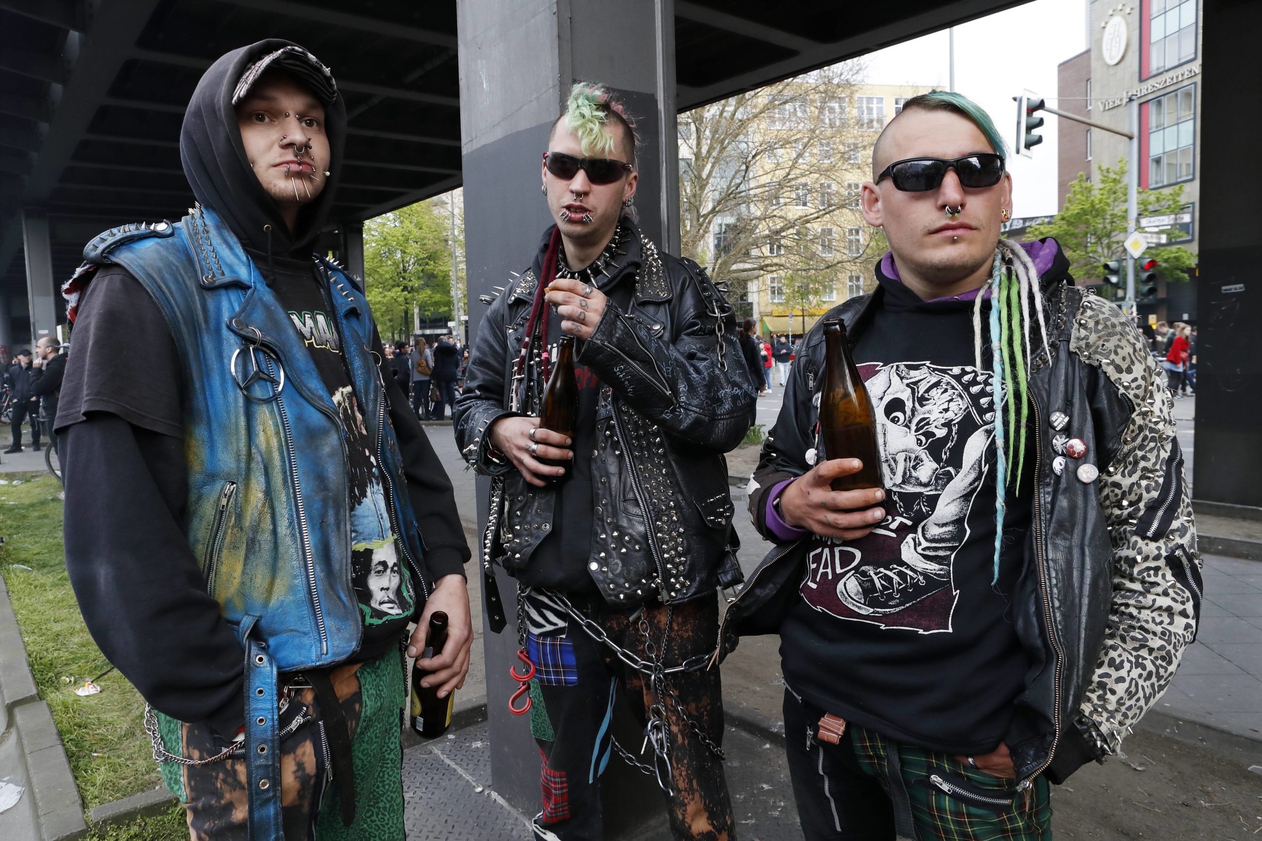 Punks in Berlin: Punks bei einer Demonstration, 2017. Foto: Imago/Gerhard Leber