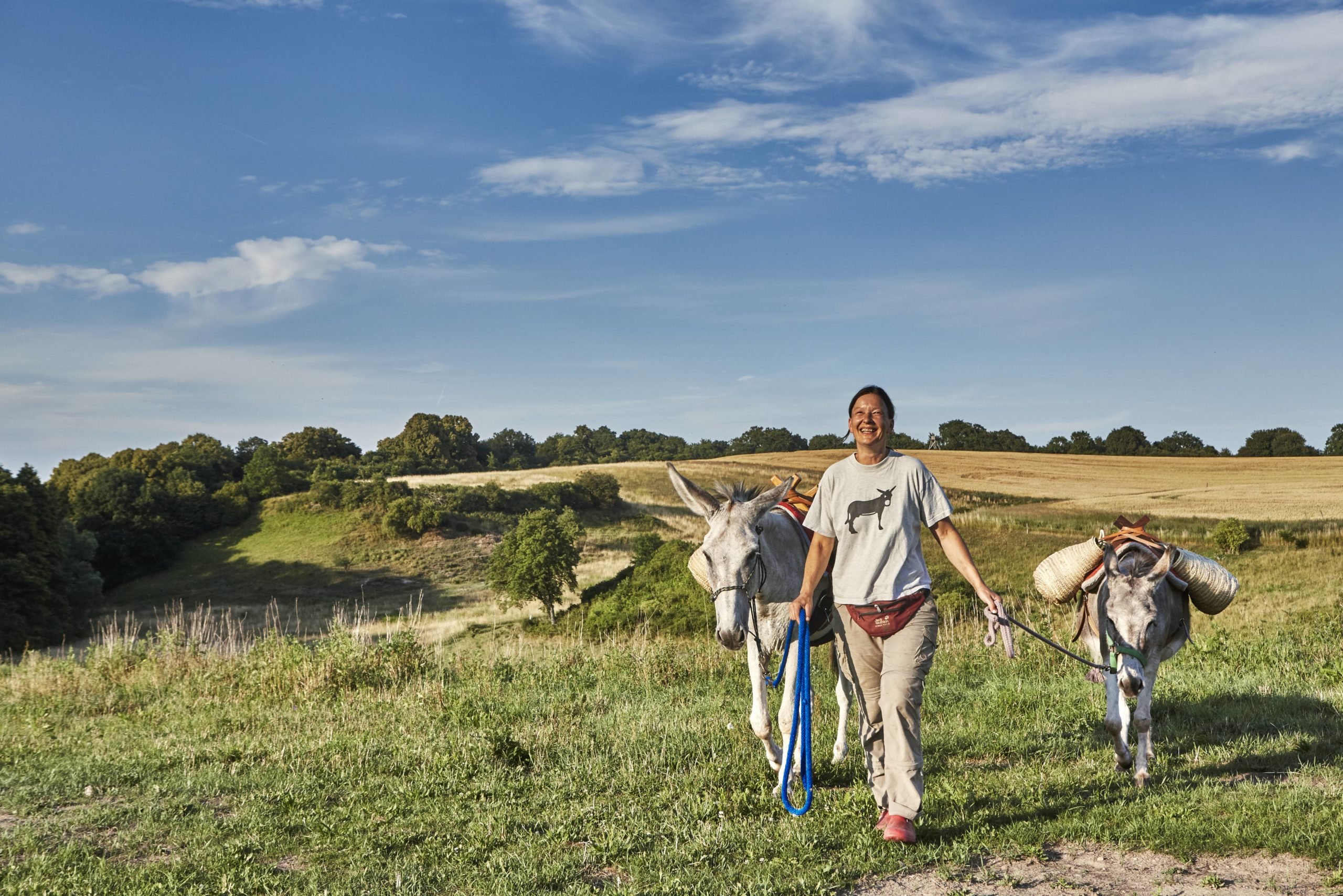 Ein ungewöhnliches Wochenende: Eselwanderung im Unteren Odertal. Foto: Imago/Michael Handelmann