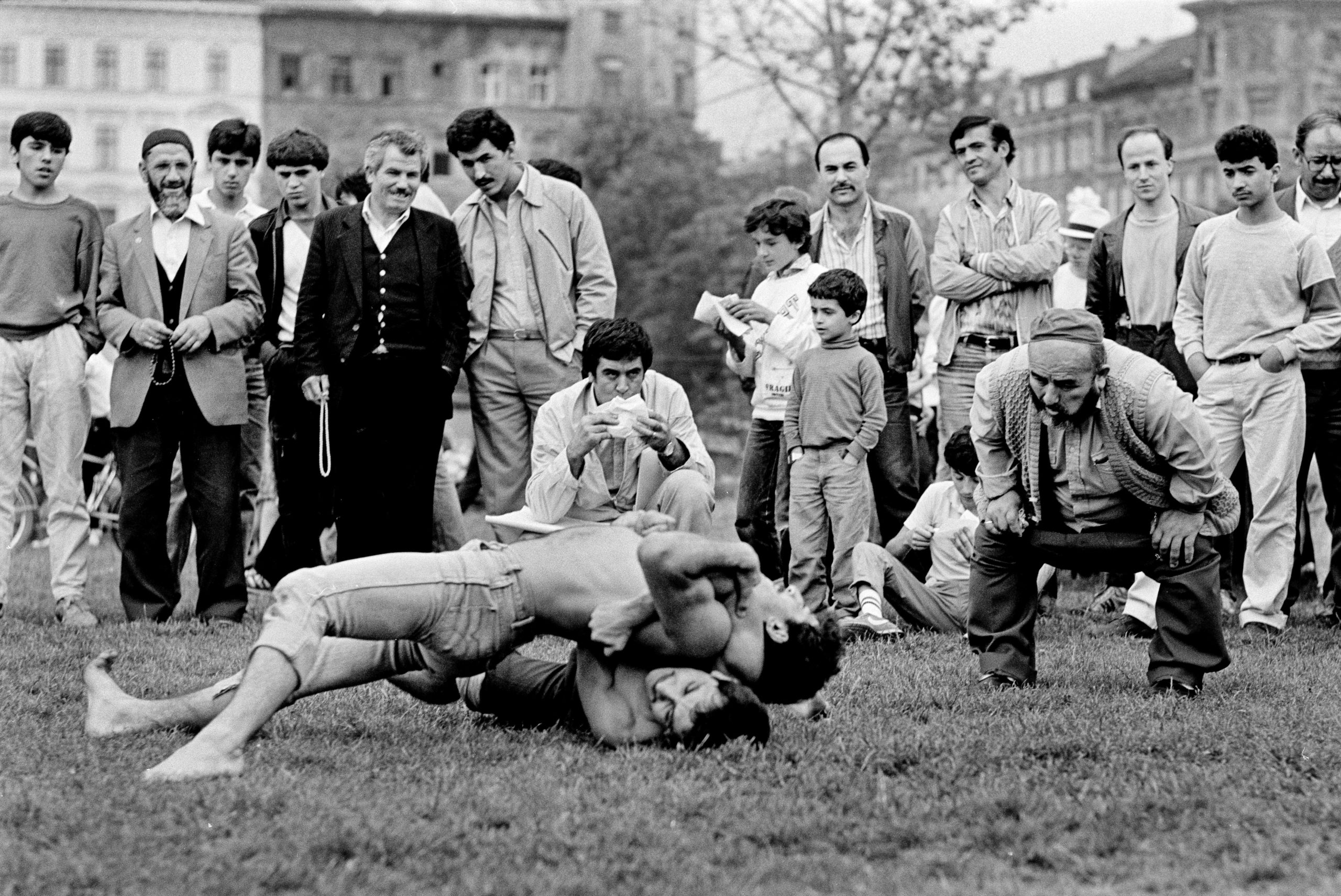 Ölringkämpfe im Görlitzer Park, 1983. Foto: Christian Schulz
