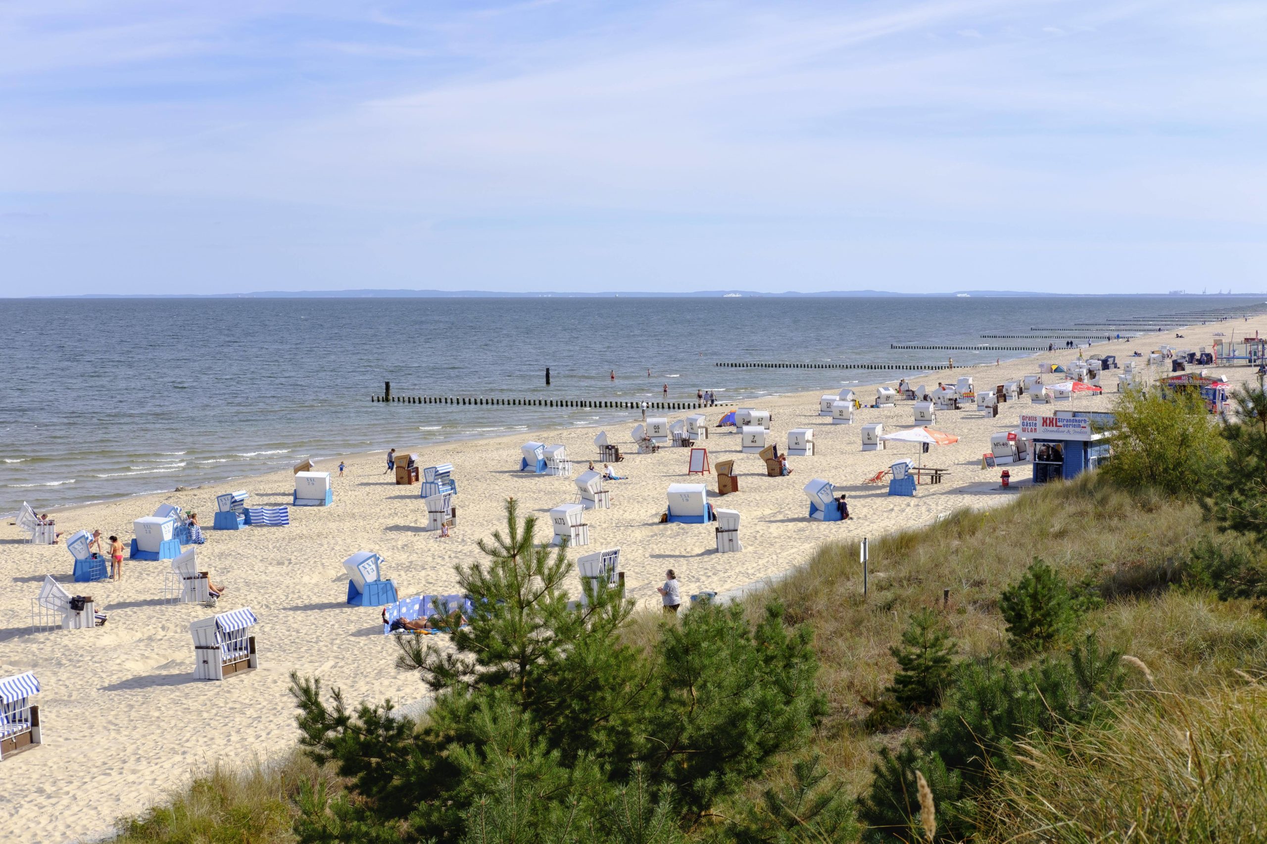 schöne Campingplätze an der Ostsee In der weitläufigen Ferienanlage "Am Strand" auf Usedom hat man auch zur Hochsaison seine Ruhe.