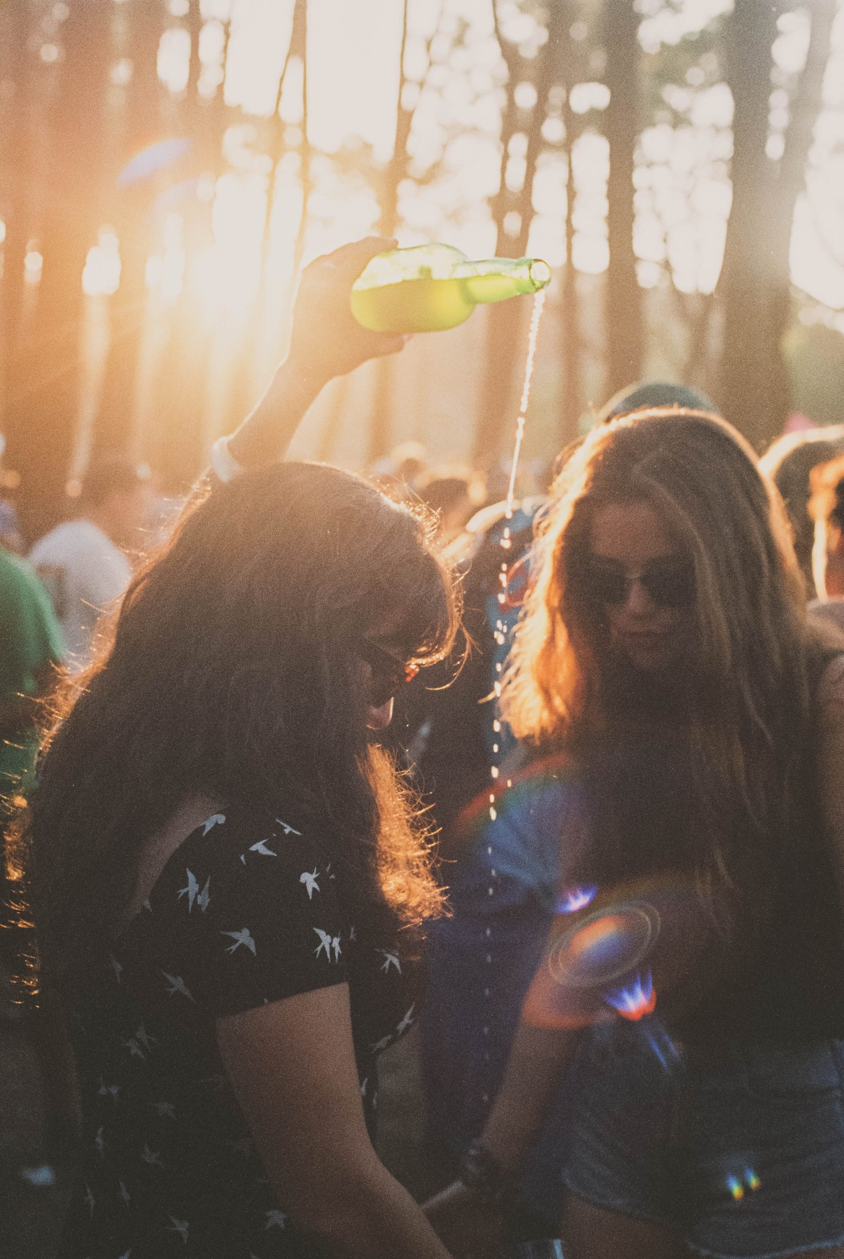 Ein Rave kommt selten allein: In der Hasenheide und im Treptower Park feierten am Wochenende tausende Menschen ohne Auflagen. 