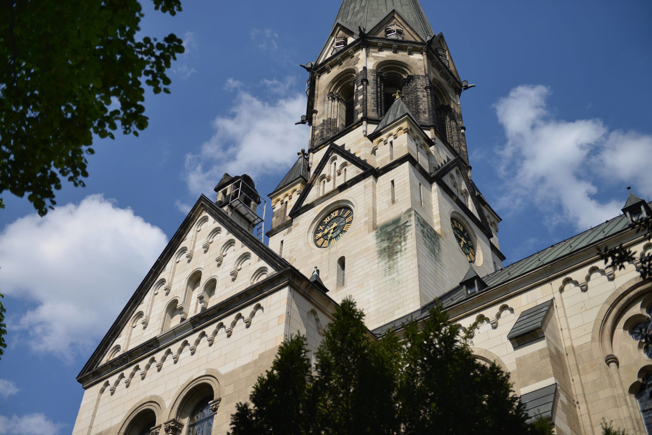 Berlins wichtigste römisch-katholische Kirche befindet sich tatsächlich in Neukölln. Foto: Imago/Schöning