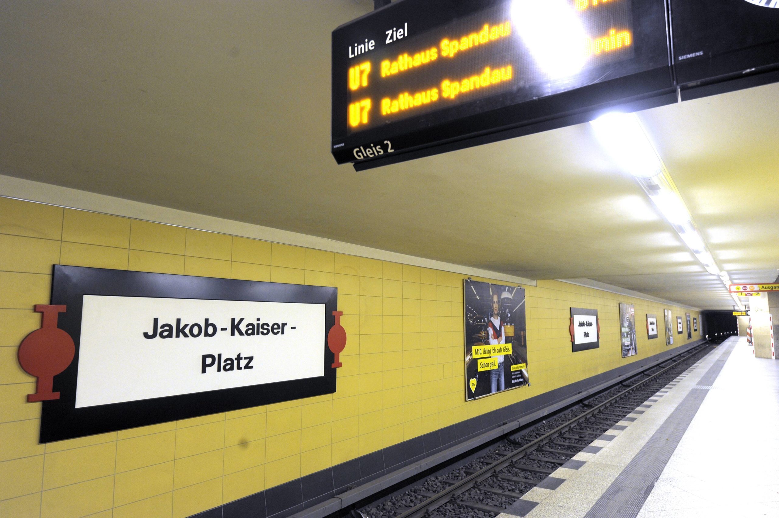 Berlin und die Kaiser: Jakob-Kaiser-Platz, U-Bahnhof der Linie U7. Foto: Imago/Klaus Martin Höfer