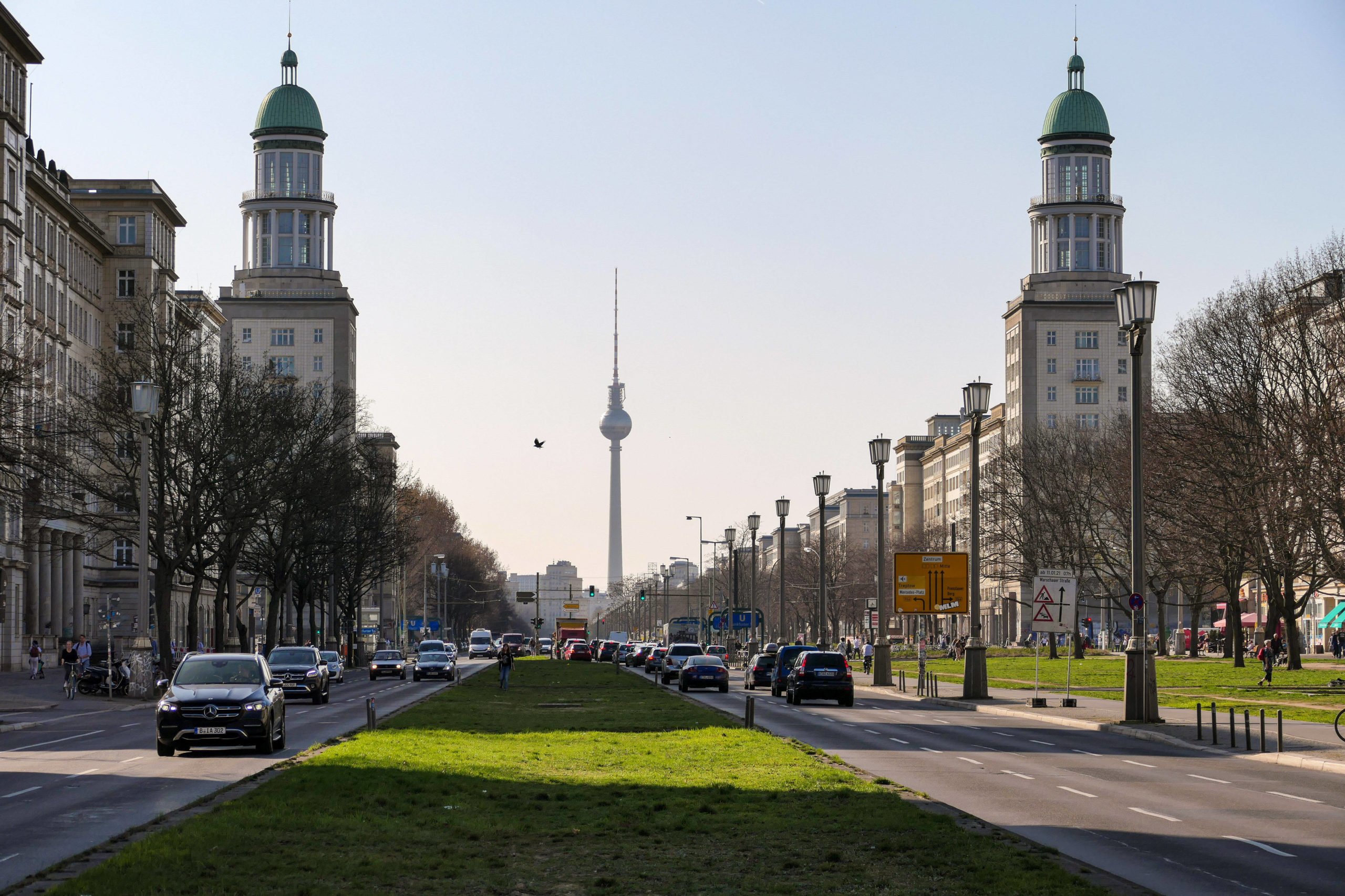 12 Sehenswürdigkeiten in Friedrichshain: die Karl-Marx-Allee 