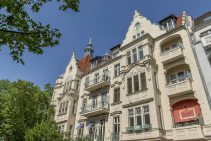 Foto: Imago/JokoIn manchen Berliner Vierteln sind die Immobilienpreise günstiger. Foto: Imago/Joko