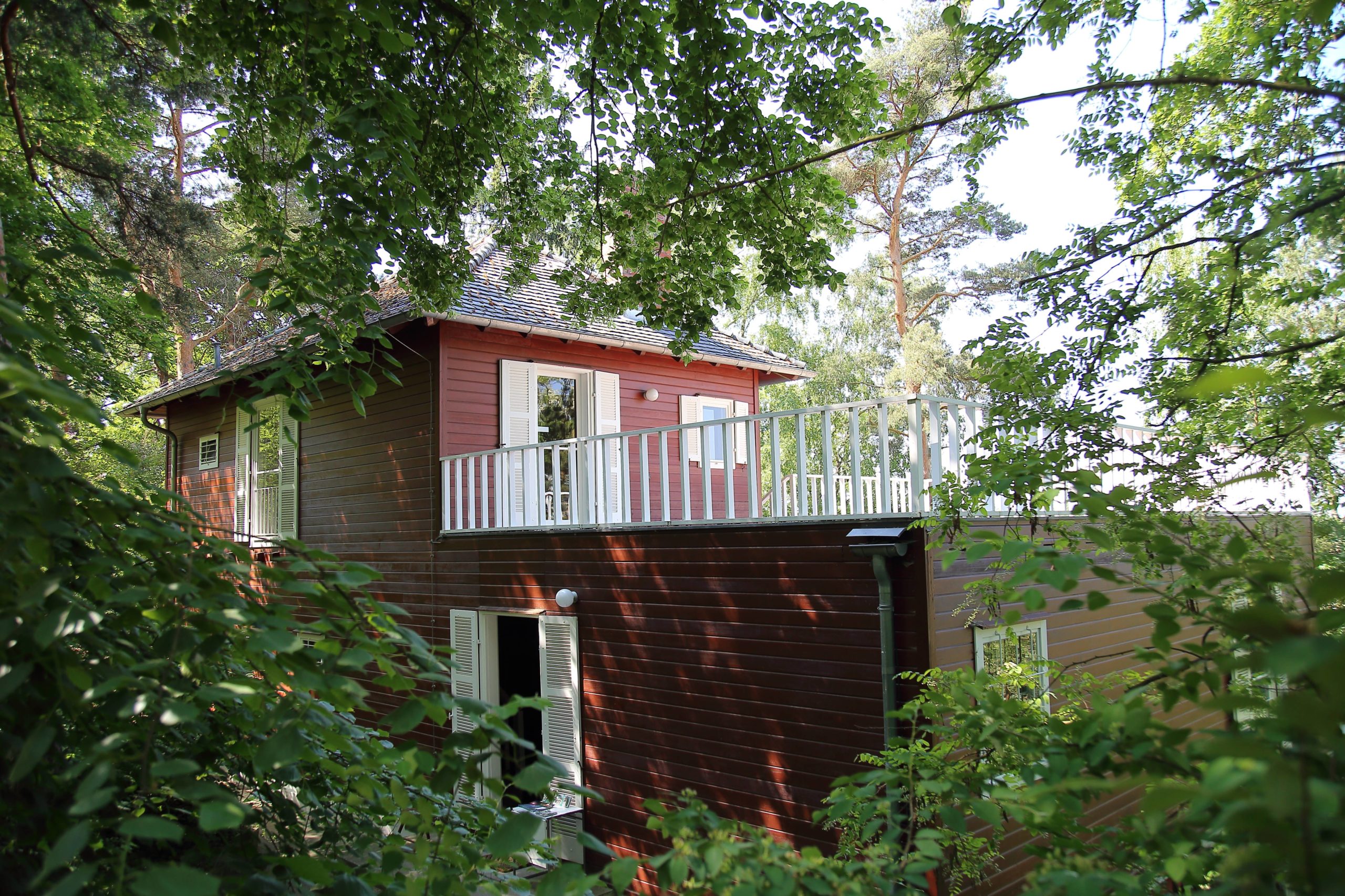 Albert Einstein bewohnte hier vier Jahre lang in den Sommermonaten das Holzhaus. Foto: Imago/Martin Müller