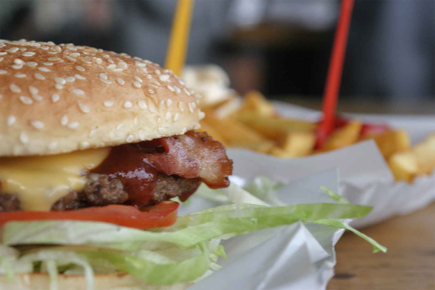 die besten Burger in Berlin Die Burger vom Burgermeister sind einfach klassisch lecker.