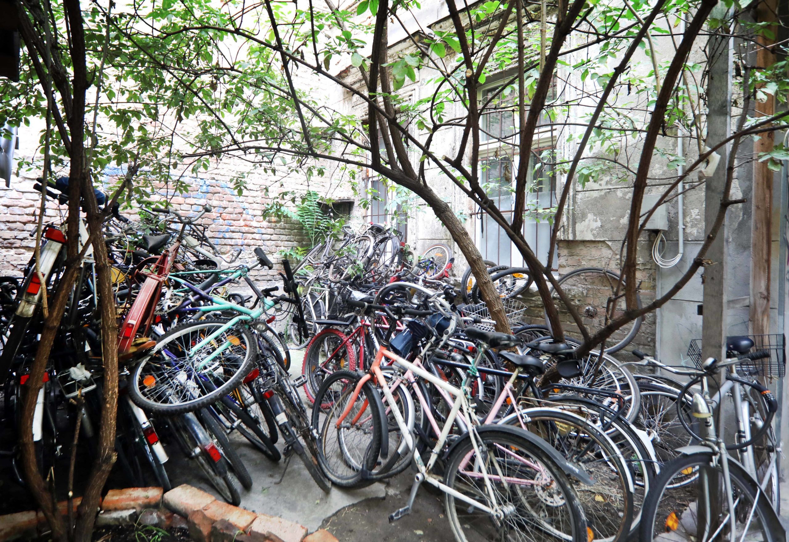 12 Malheure, die einem nur in Berlin passieren können: Fahrrad im Hinterhof nicht wiedergefunden. 