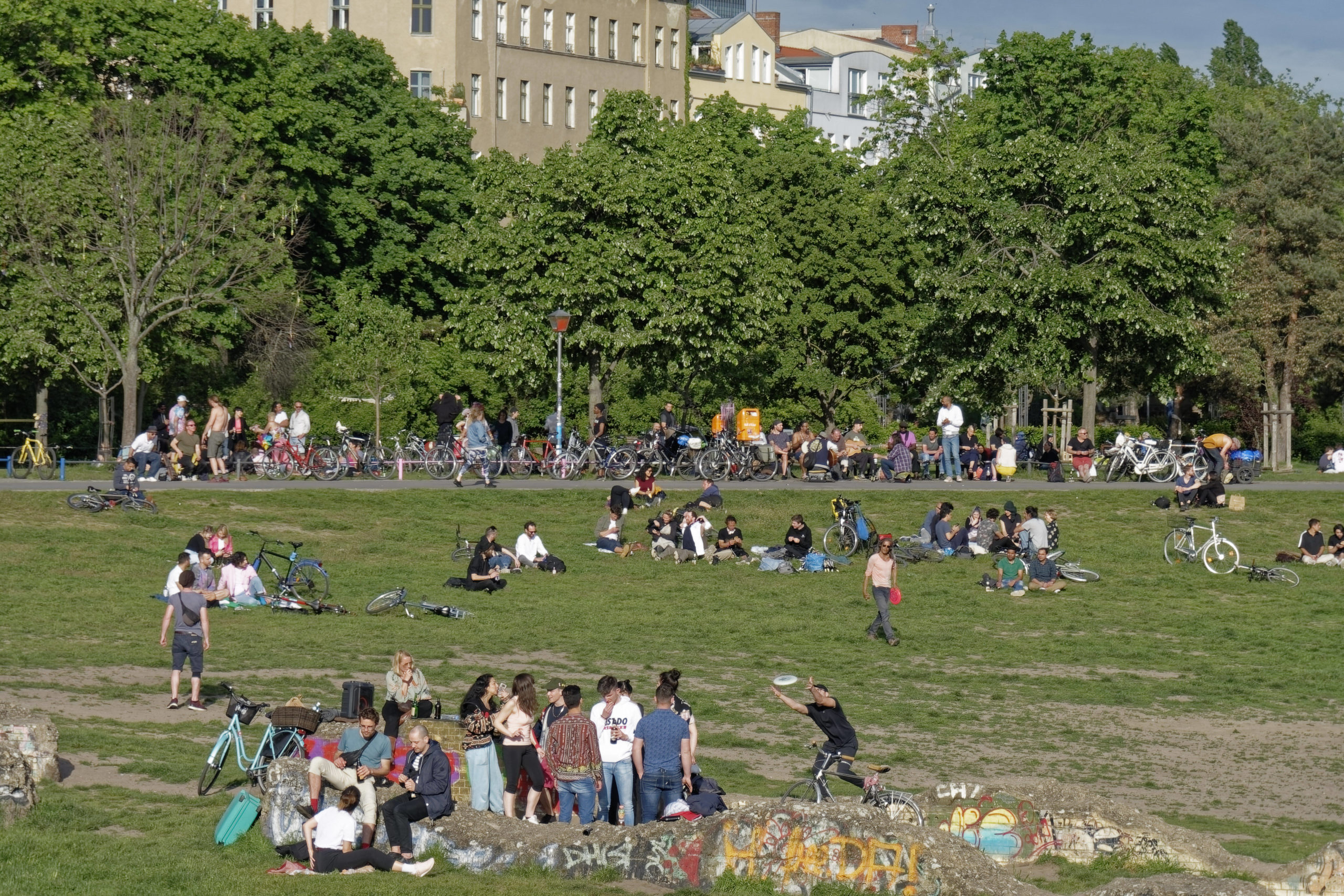 Immer was los im "Görli", einem der beliebtesten Parks in Kreuzberg. Foto: Imago/Jürgen Held