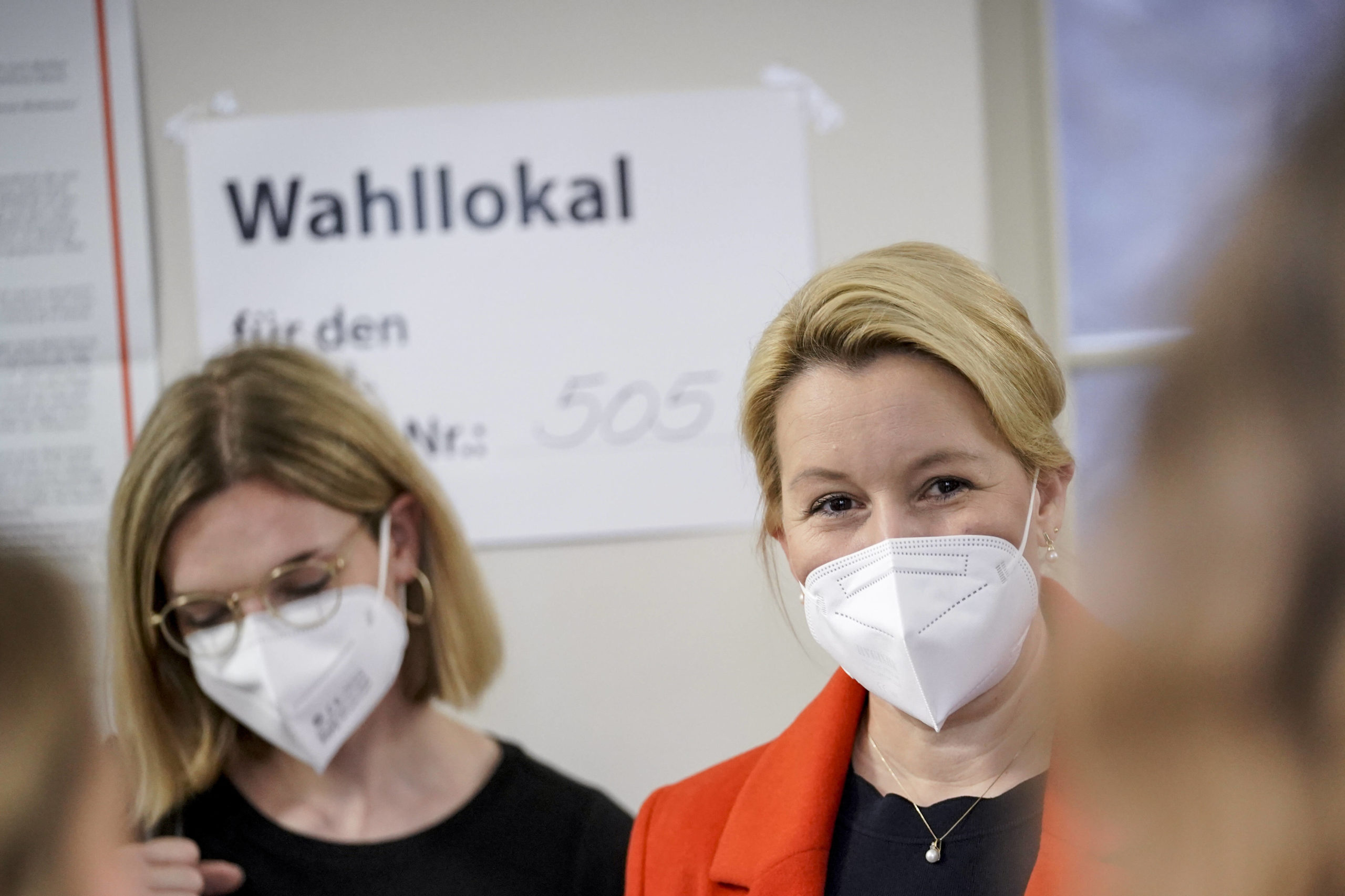 Franziska Giffey (Spitzenkandidatin der SPD Berlin) bei ihrer Stimmabgabe zur Abgeordnetenhauswahl, 26.09.2021. Foto: Imago/Political-Moments