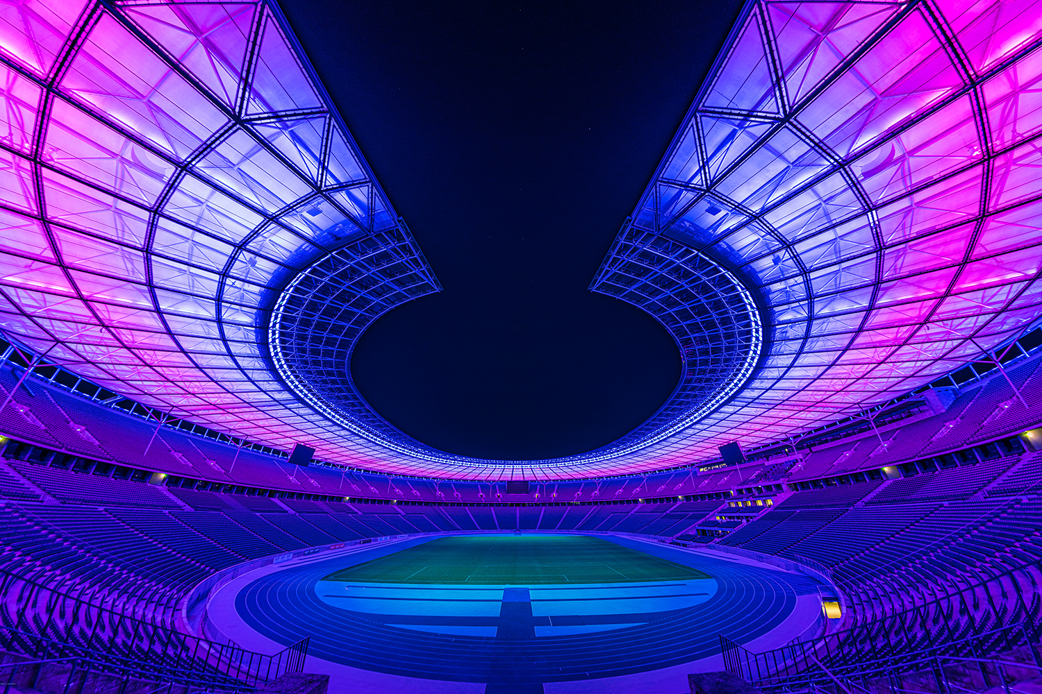 Das Olympiastadion zeigt eine spektakuläre Lichtershow bei der Lichterlebnis-Tour ab dem 18. September. Foto: Olympiastadion Berlin