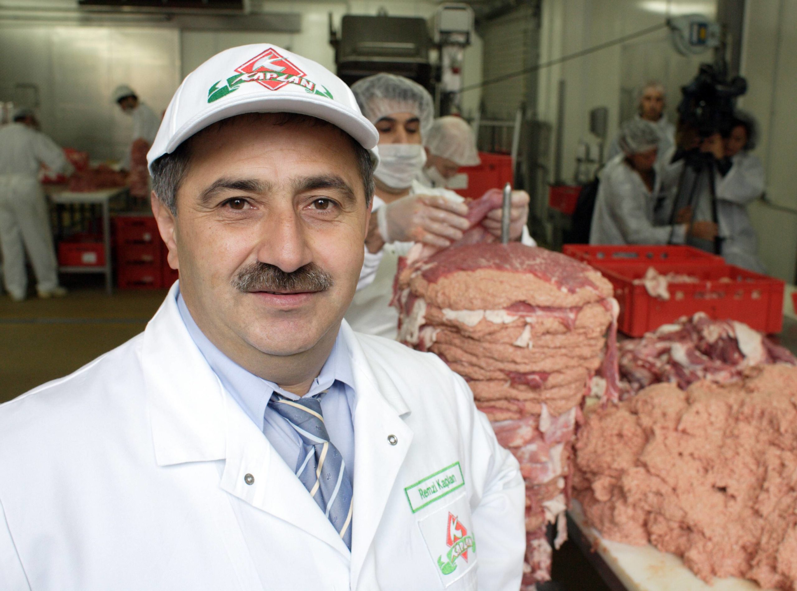 Die Berliner Presse bezeichnet Remzi Kaplan als „Kebab-King". Der türkischstämmige Geschäftsmann hat sich ein Döner-Imperium aufgebaut. Foto: Imago/photothek