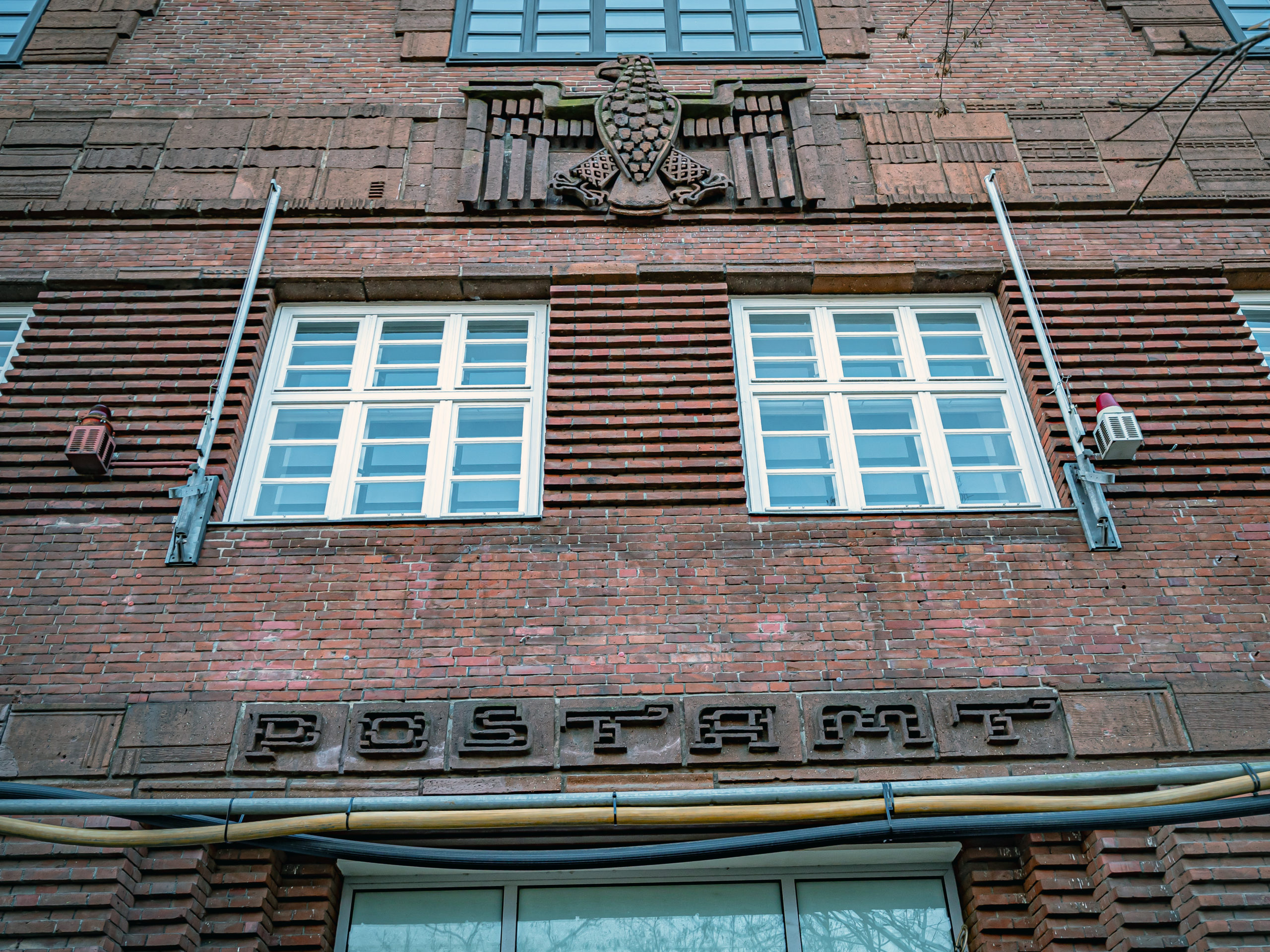 Viele Postgebäude in Berlin sind aus Backstein gemauert und mit expressionistischen Details versehen. Foto: Imago/Jürgen Ritter