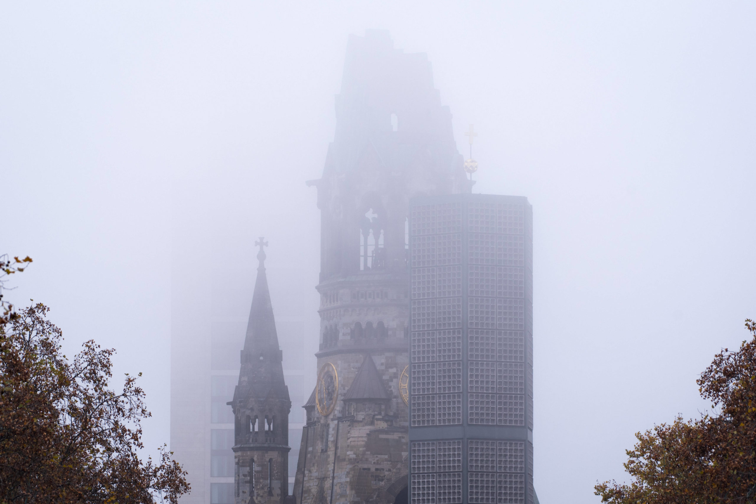 Kaiser-Wilhelm-Gedächtnis-Kirche im Nebel. Foto: Imago/Christian Spicker