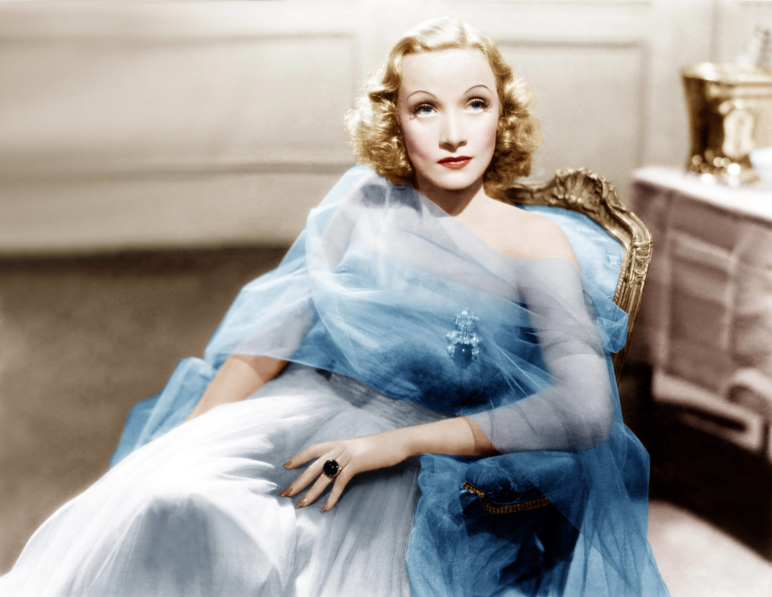 In "Alex, Zille und Spione" erfährt man auch Wissenswertes über eine der berühmtesten Berlinerinnen aller Zeiten: Marlene Dietrich. Foto: Imago/IMAGO/Everett Collection