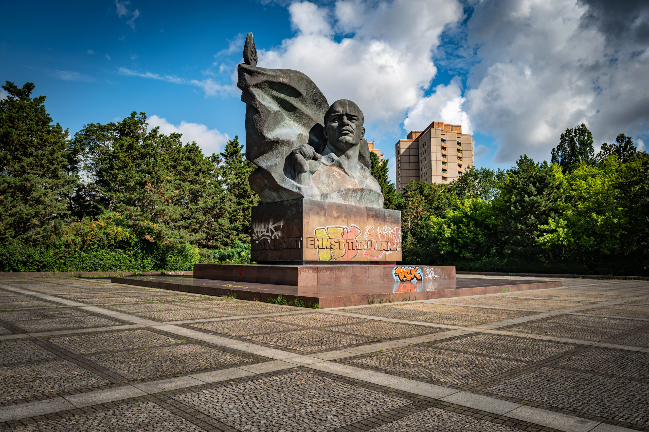 Das Denkmal im Ernst-Thälman-Park steht heute unter Denkmalschutz. Foto: imago/Jürgen Ritter
