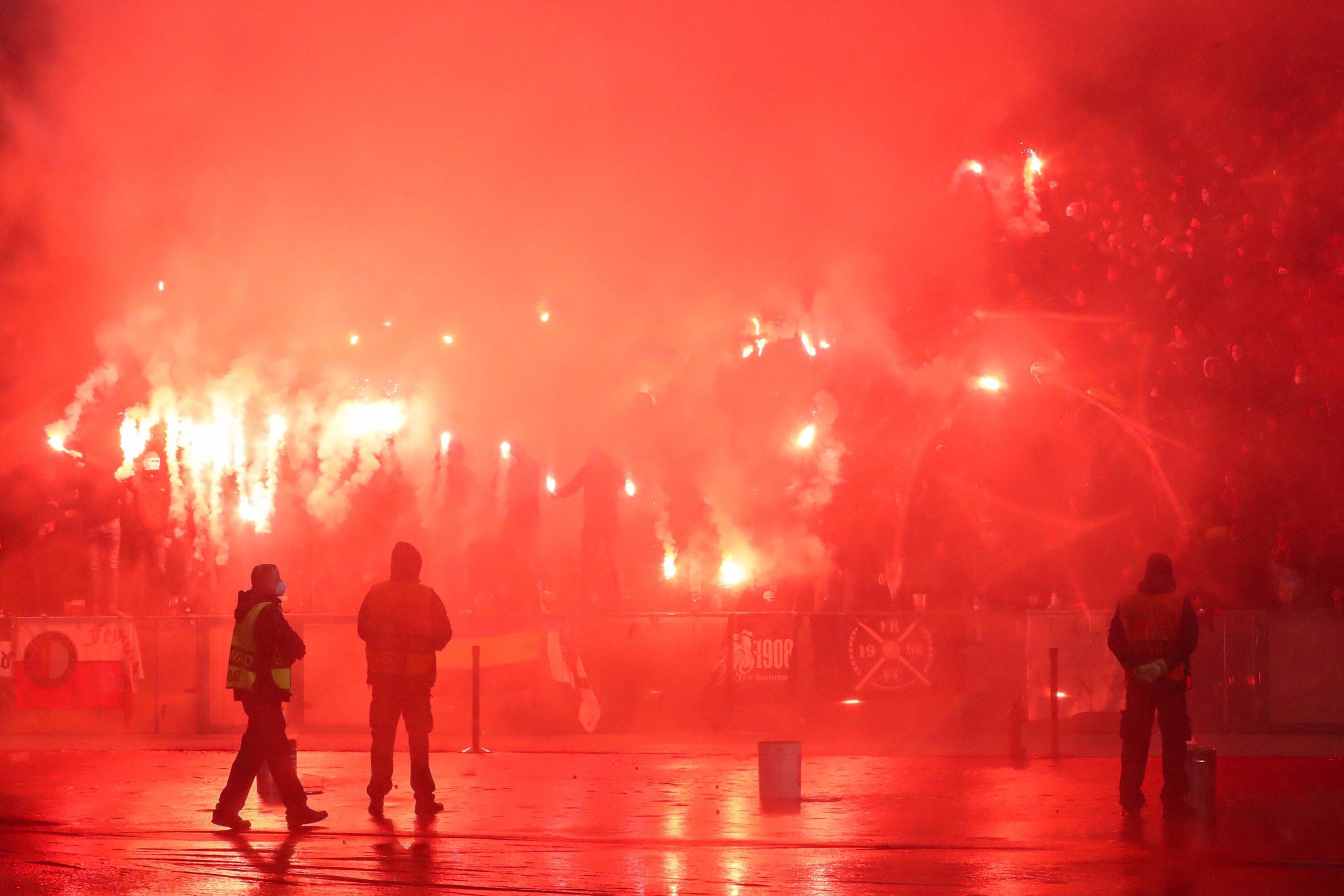 Fans von Feyenoord lassen es krachen. Foto: Imago/ANP