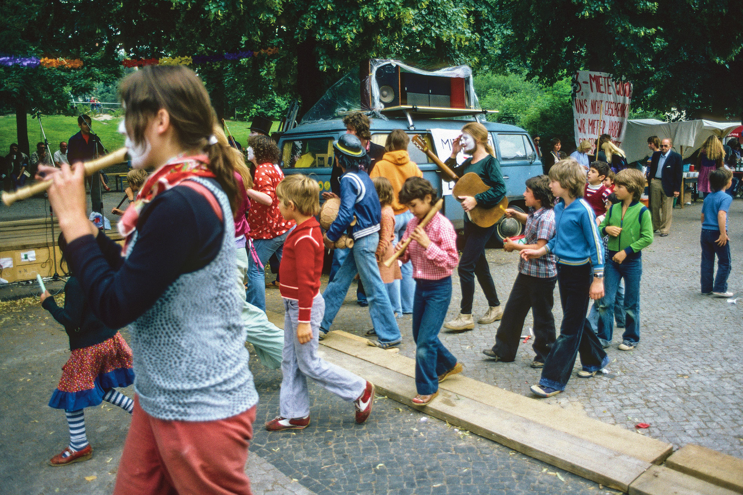 Kinderumzug, Klausenerplatz, 1979. Foto: Gottfried Schenk