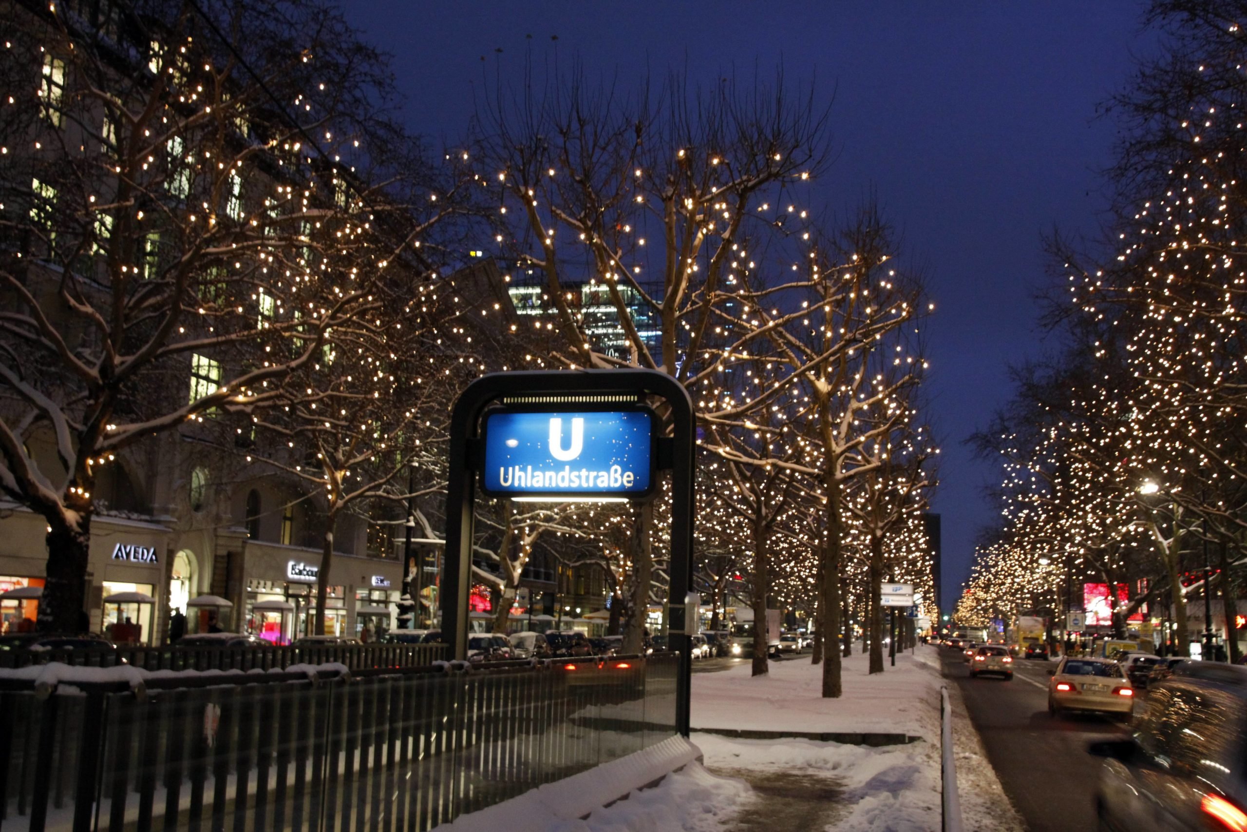 Schnee in Berlin Weiße Weihnachten 2010 in Berlin: Derartige Szenen werden leider immer seltener. Mit jedem Jahr werden die zeitlichen Abstände zwischen weißen Weihnachtsfesten größer.