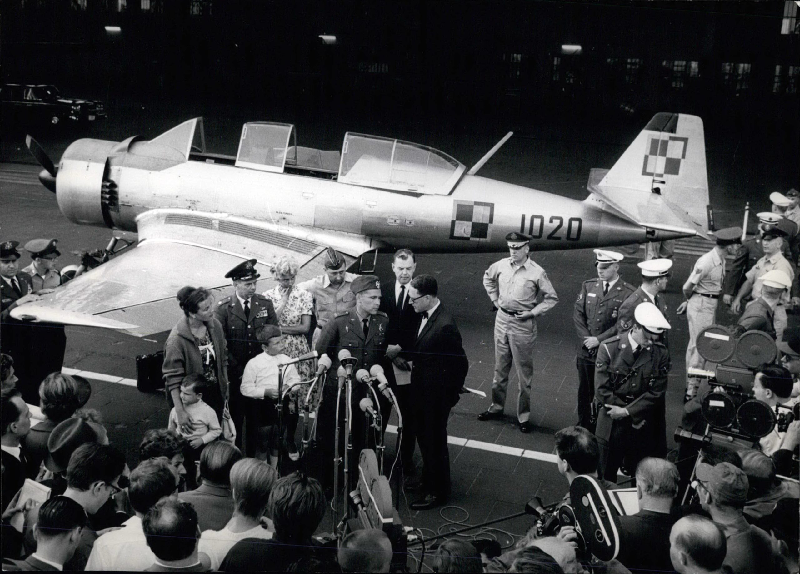 Ein polnischer Major flüchtete 1957 mit einem Militärflugzeug nach West-Berlin. Foto: Imago/Zuma Wire