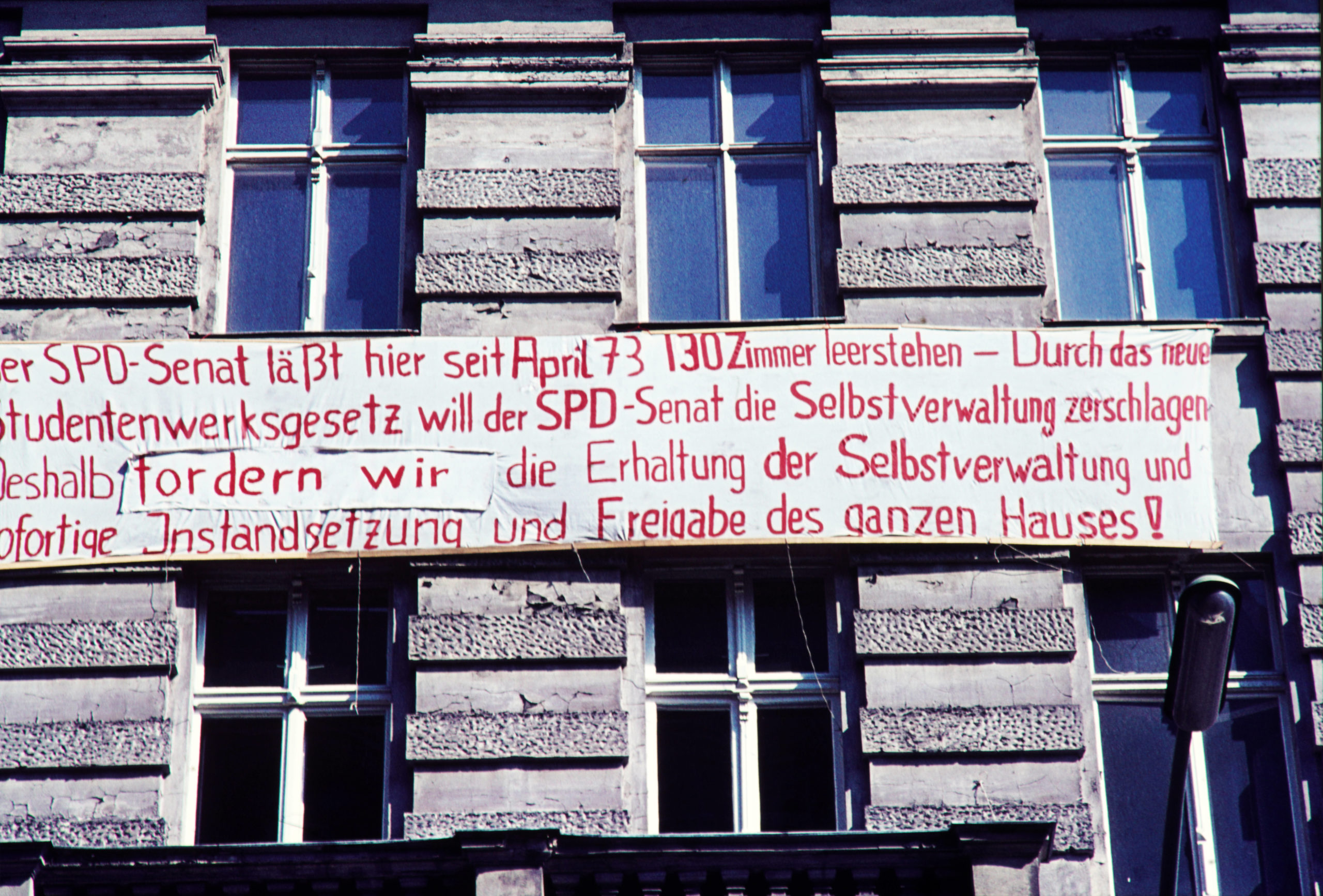 Mieterproteste für bezahlbaren Wohnraum in Kreuzberg, um 1979. Foto:Imago/Peter Homann