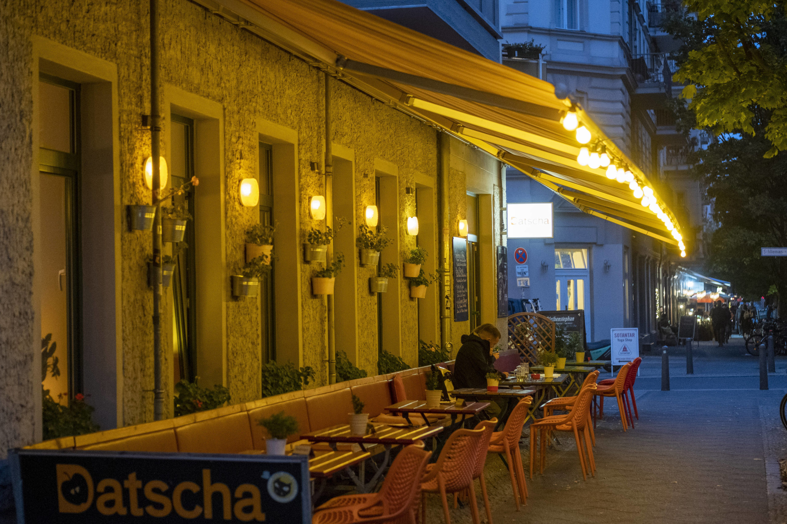Brunch in Berlin Das russische Restaurant Datscha betreibt in Berlin gleich vier Filialen und genießt auch, was Brunch betrifft, einen exzellenten Ruf.