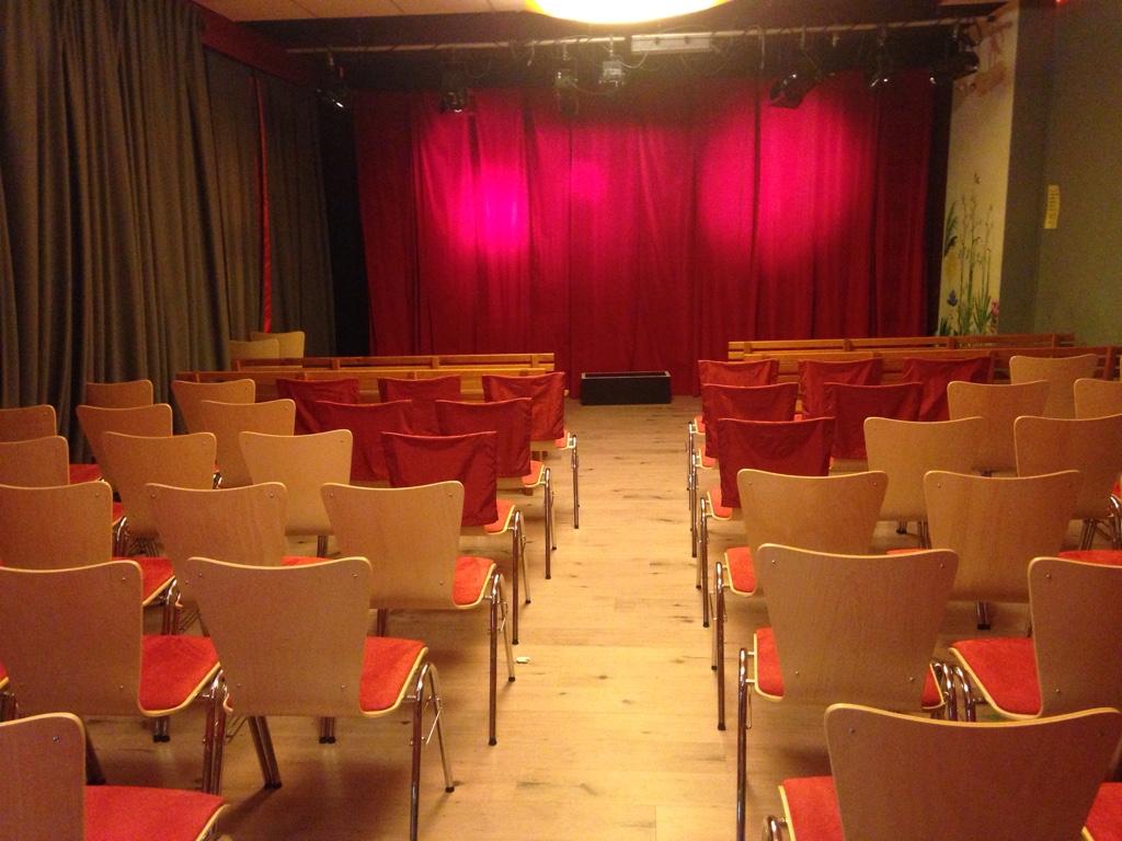 In diesem kleinen Saal zeigt das Wilmersdorfer Theater Stücke für Kinder. Foto: Theater Jaro