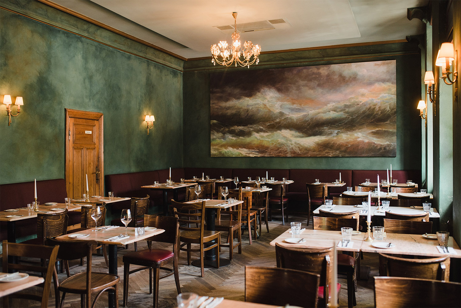 Stürmisch, aber doch gemütlich: das Restaurant Jolesch. Foto: Nils Hasenau