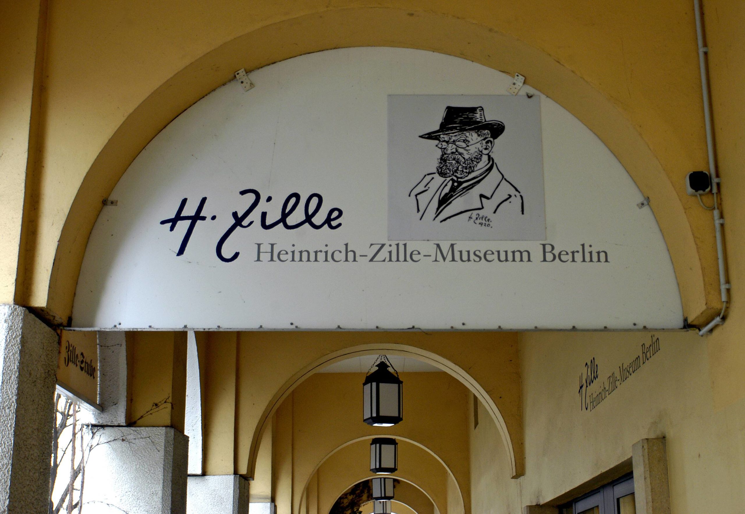 Eingang zum Heinrich-Zille-Museum. Foto: Imago/Bernd Friedel