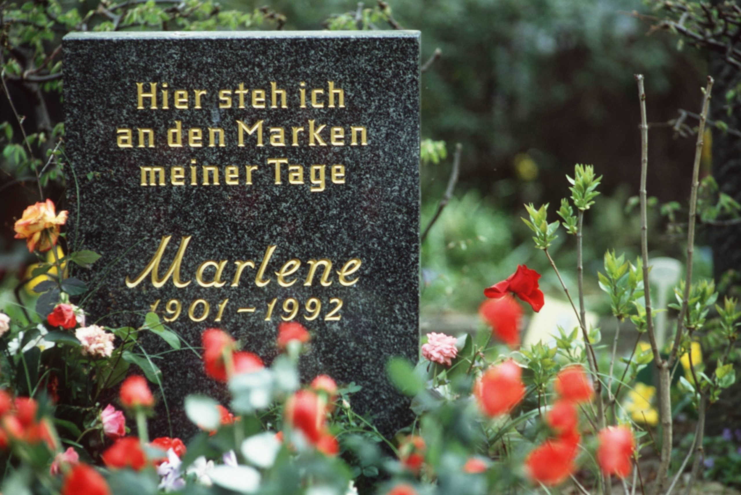 Das Grab von Marlene Dietrich in Berlin. Foto: Imago/Teutopress