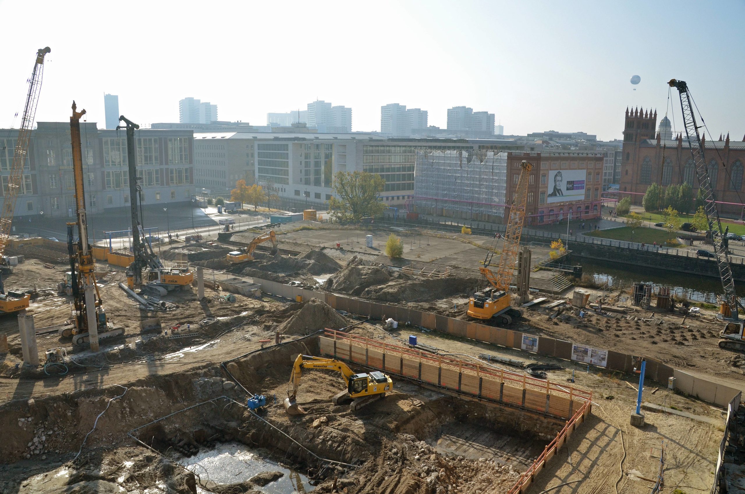Bauarbeiten auf dem Schlossplatz, Oktober 2012. Foto: Imago/Raimund Müller