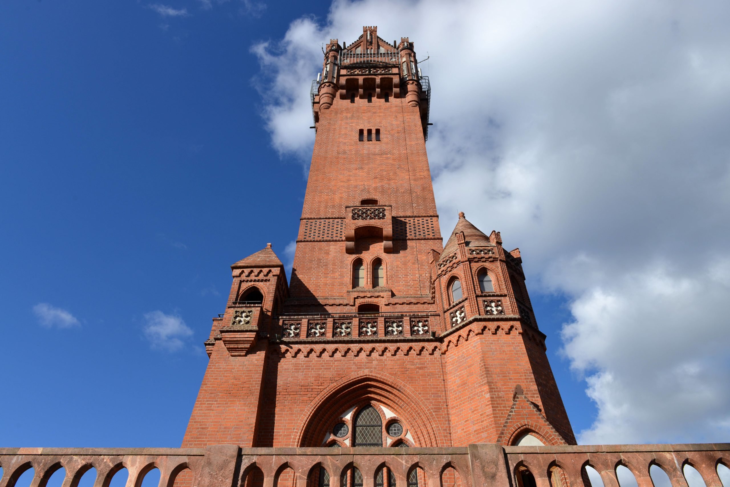 Beeindruckend: der Grunewaldturm. Einer unserer schönen Spaziergänge durch Berlin führt dorthin. Foto: Imago/Schöning